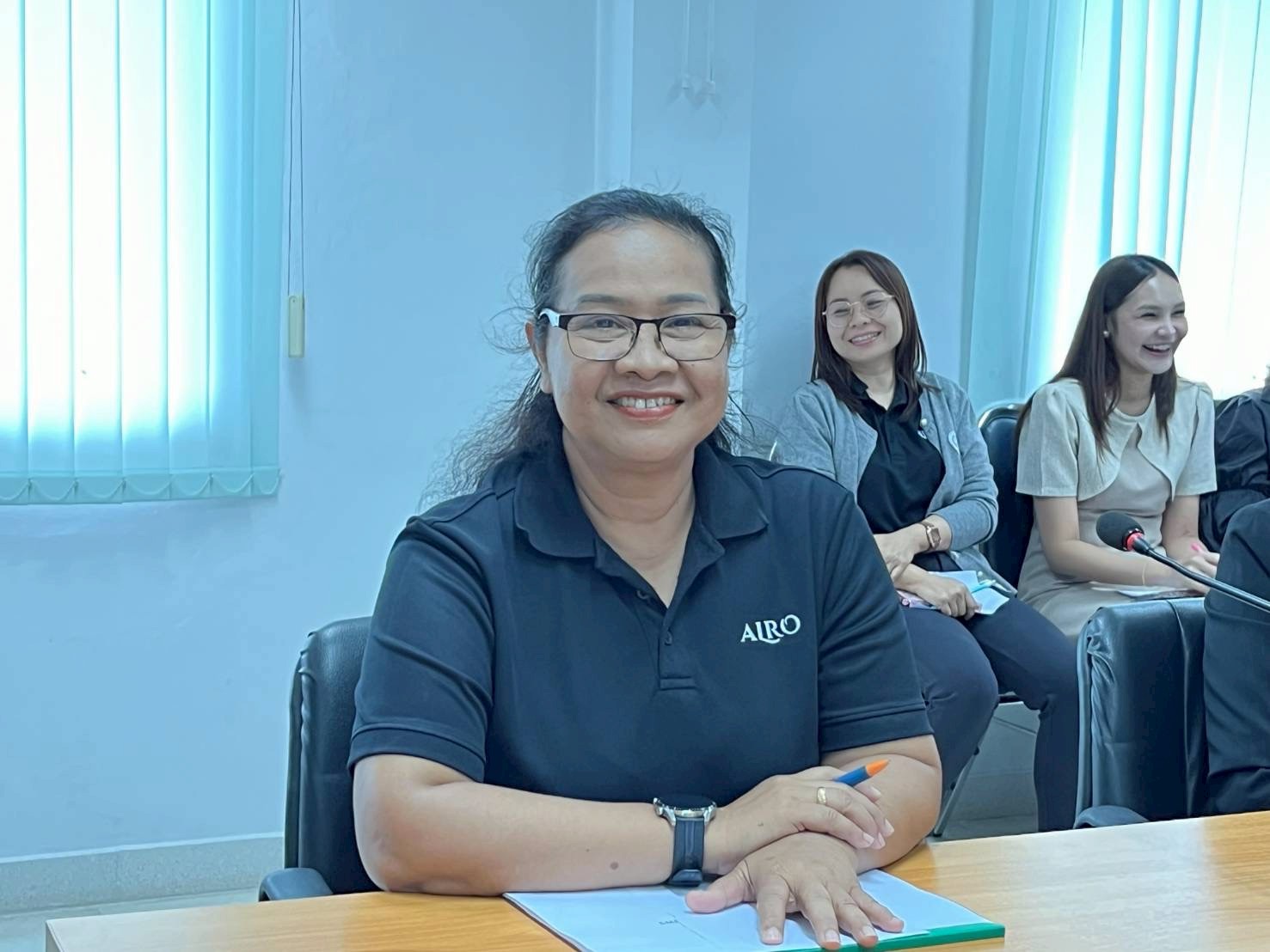 title - ผู้ตรวจราชการ ส.ป.ก. ประชุมติดตามผลการดำเนินงานตามแผนการตรวจราชการ ของ ส.ป.ก. ประจำปีงบประมาณ พ.ศ. 2569 รอบที่ 1 พร้อมลงพื้นที่มอบกิ่งพันธุ์โกโก้คุณภาพดีจำนวน 3,000 ต้น ณ จังหวัดชุมพร